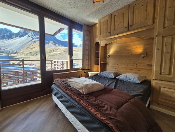 2 bedrooms