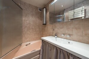 Bathtub - 20m from ski slopes, 2nd floor, balcony, tv, ski locker, 29m², Tignes (Tignes)
