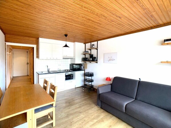 Living area - 20m from ski slopes, 2nd floor, balcony, tv, ski locker, 29m², Tignes (Tignes)