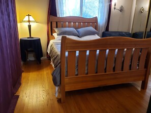 8 habitaciones, escritorio, tabla de planchar con plancha y wifi gratis 