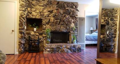 Large 6 Bedrooms 2 Baths Home On a Huge Lot