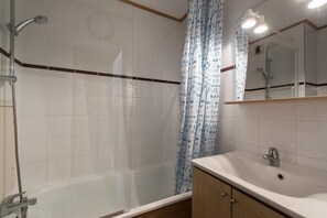 Bathtub