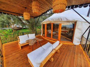 Honeymoon Tent | Terrace/patio