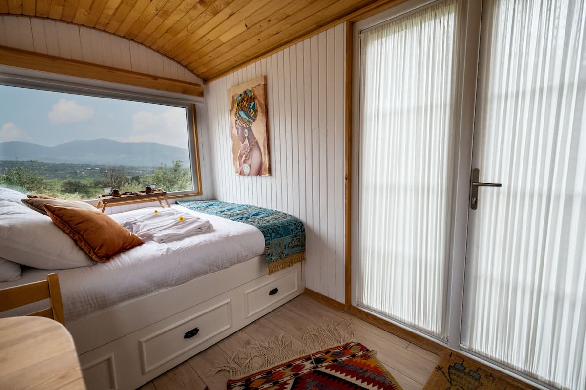 Cabin Cao cấp | 1 phòng ngủ, bộ đồ giường cao cấp, nệm Select Comfort