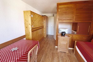 Room - 300m from ski slopes, 5th floor, balcony, tv, ski locker, 18m², Tignes (Tignes)