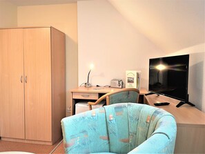 Unclassified image, 4 of 17, button