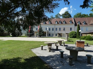 Unclassified image, 3 of 17, button