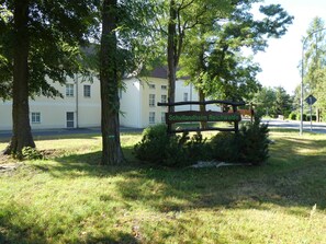 Unclassified image, 5 of 18, button