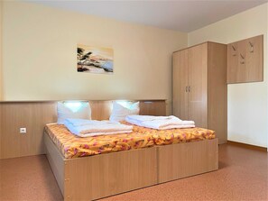 Unclassified image, 4 of 18, button