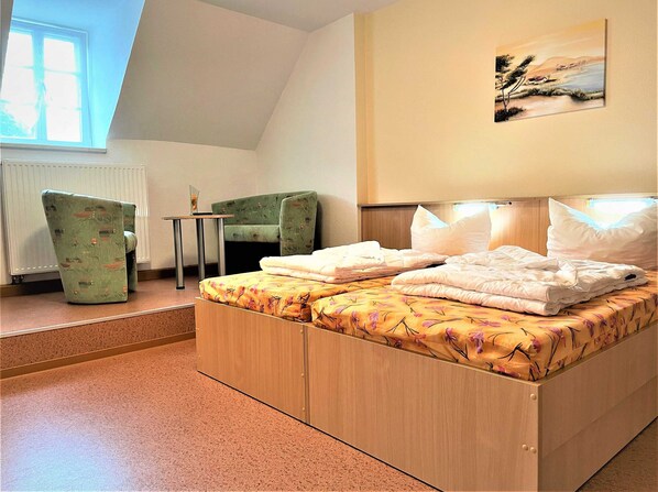 1 bedroom, desk, WiFi, bed sheets - Ferienzimmer Nr. 34 - Schullandheim Reichwalde (Boxberg/Oberlausitz)