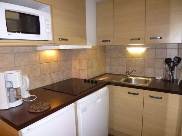 Frigorifero, microonde, lavastoviglie