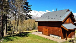 Exterior - Chalet, view mountain, swimming pool, terrace, parking, tv, ski locker, 55m², La Joue du Loup (Agnières-en-Dévoluy)