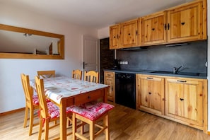 Fridge, microwave, dishwasher