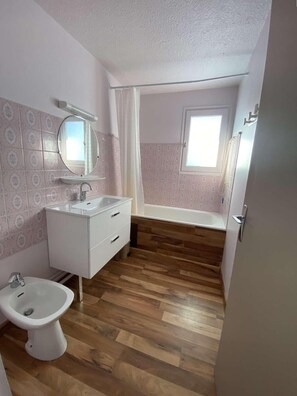Bathroom - 2nd floor, tv, ski locker, 39m², Alpe d'Huez (L'Alpe d'Huez)