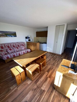 TV - 2nd floor, tv, ski locker, 39m², Alpe d'Huez (L'Alpe d'Huez)