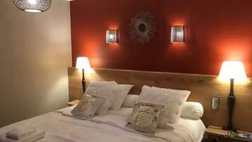 3 chambres, bureau, Wi-Fi gratuit, draps fournis