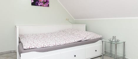 2 chambres, lit de bébé portatif, Wi-Fi, literie fournie