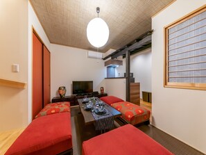 Huis, 2 slaapkamers | 2 slaapkamers, een bureau, gratis wifi, beddengoed