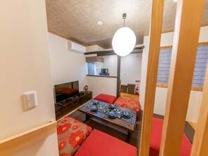 Casa | 2 habitaciones, escritorio, wifi gratis y ropa de cama 