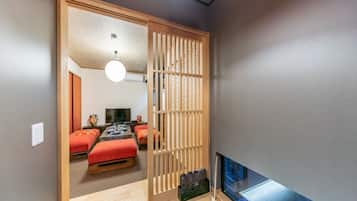 2 bedrooms, desk, free WiFi, bed sheets