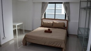 Standard Double Room | WiFi (free) - UTD Inn (Bangkok)