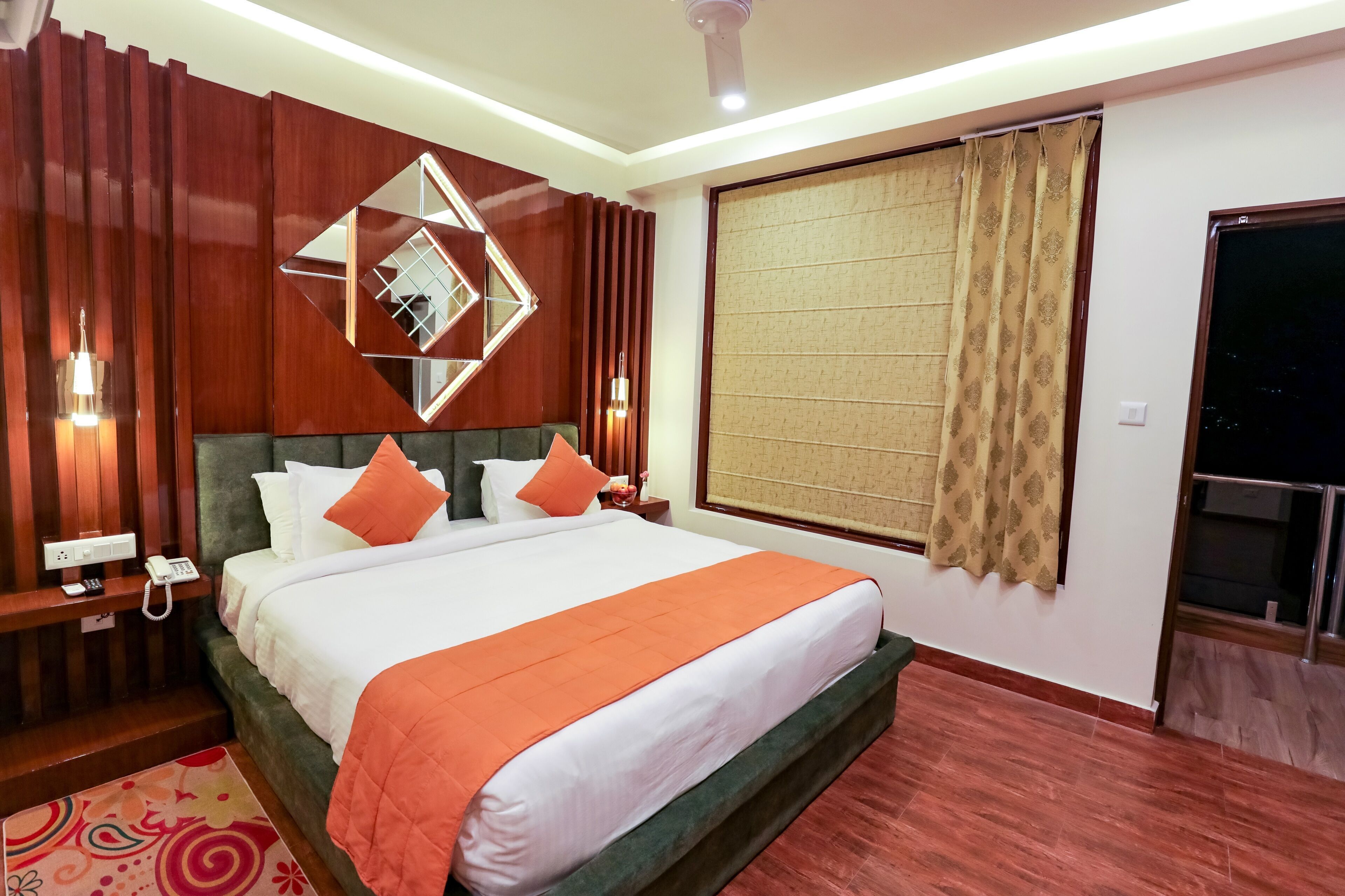 Free WiFi, bed sheets
