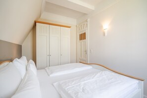 2 bedrooms, in-room safe, WiFi, bed sheets