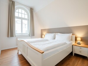 2 bedrooms, in-room safe, WiFi, bed sheets