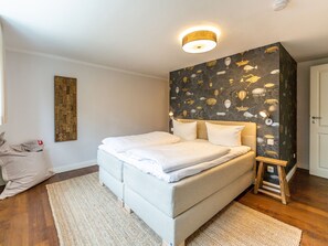 4 chambres, lit de bébé portatif, Wi-Fi, literie fournie