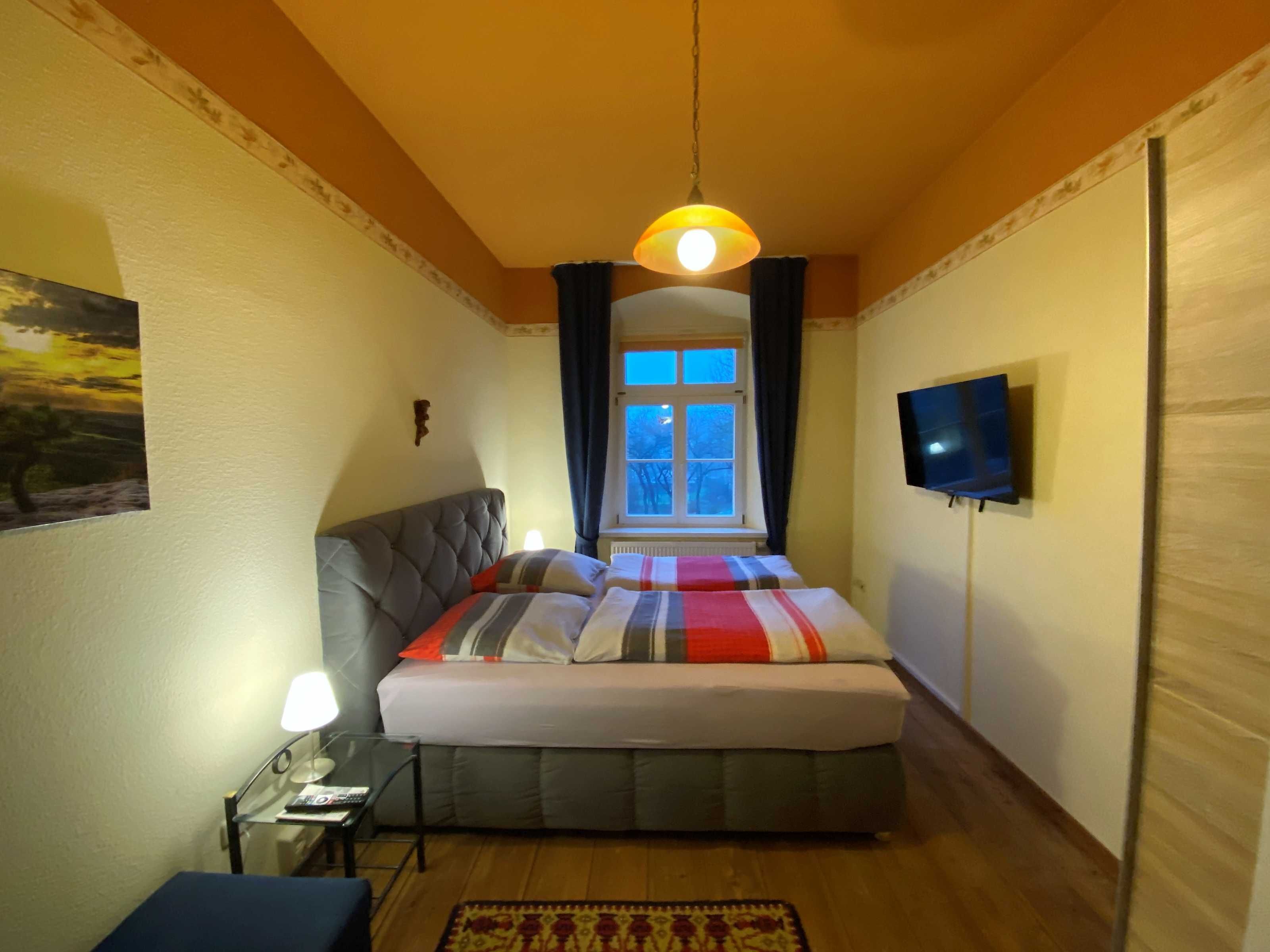 1 chambre, fer et planche à repasser, lit parapluie, Wi-Fi