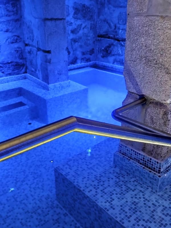 Espace de soins pour les couples, sauna, bain à remous, hammam