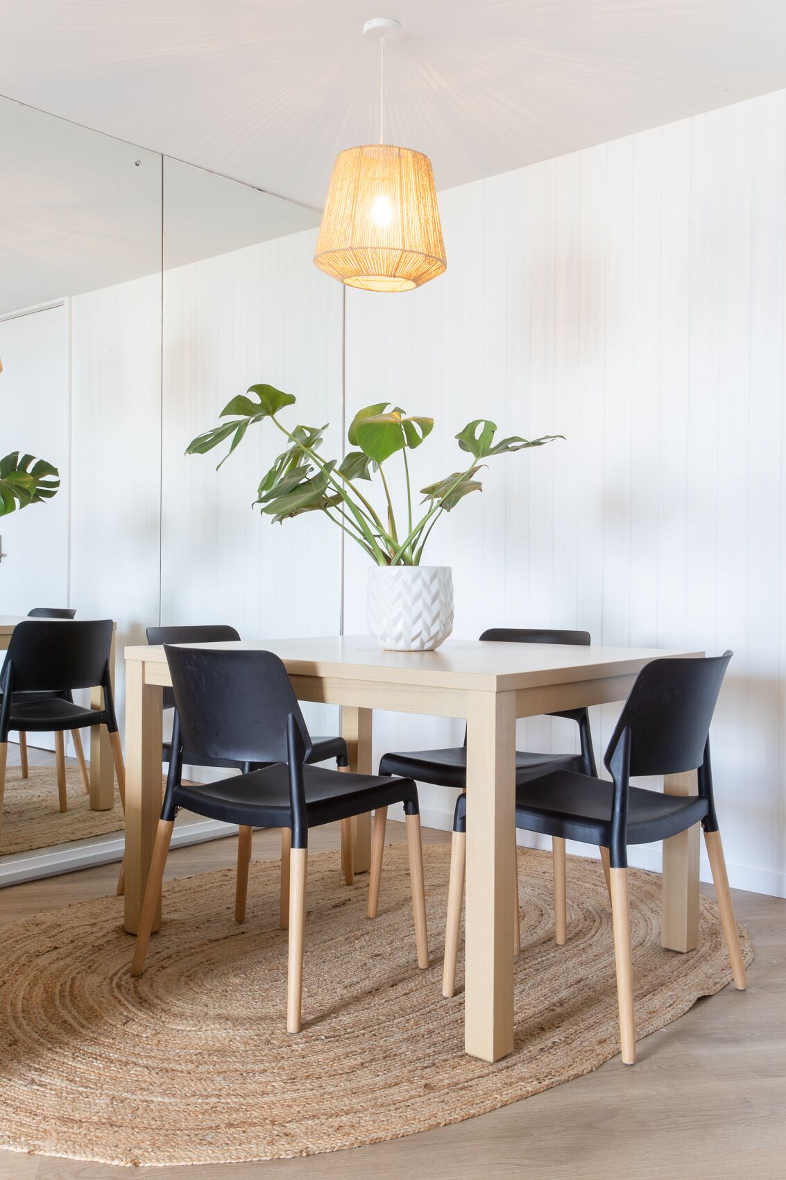 Fab Beachfront 2 Brm Apt in the Heart of Surfers — image 13