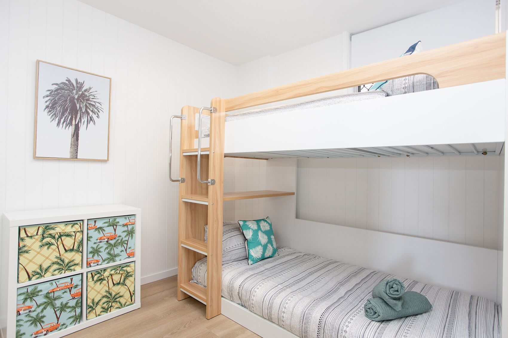Fab Beachfront 2 Brm Apt in the Heart of Surfers — image 11