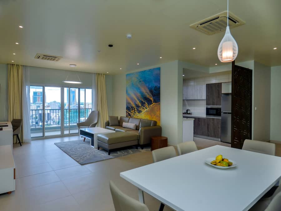 Suíte club | Área de estar | TV LCD 55 polegadas com canais a cabo, TV