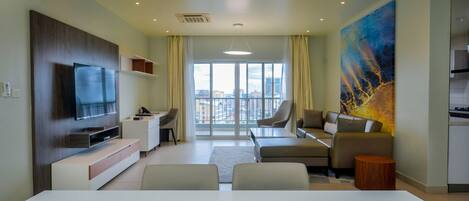 Club Suite | Living area