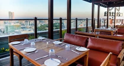 AURA SUITES