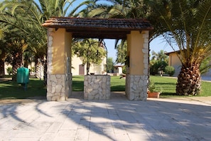 Property grounds - Holiday Home in Trinitapoli near Adriatic Sea (Trinitapoli, BARLETTA)