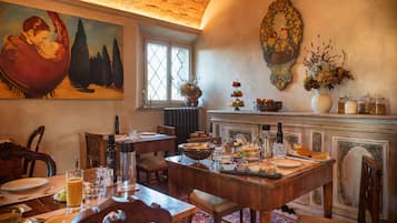 Desayuno buffet incluido todos los días