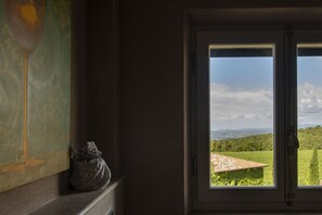 Superior Room | Bathroom | Shower, rainfall showerhead, designer toiletries, hair dryer