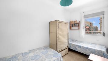 2 chambres, fer et planche à repasser, Wi-Fi gratuit, draps fournis