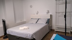 4 Schlafzimmer, Bügeleisen/Bügelbrett, kostenloses WLAN, Bettwäsche