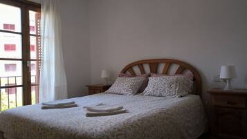 4 dormitorios, tabla de planchar con plancha, wifi gratis y ropa de cama