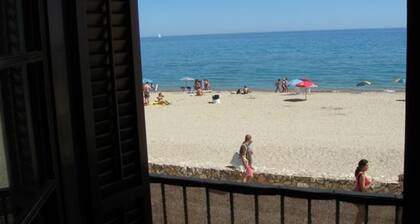 Baywatch Penthouse avec vue mer, balcon & Wi-Fi