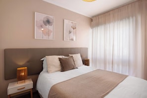 2 bedrooms, iron/ironing board, free WiFi, bed sheets