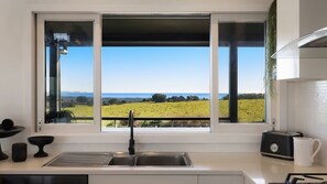 Fridge, microwave, oven, dishwasher - Illuka Byron - 124 Coopers Shoot Road (Byron Shire)