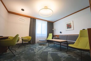 Hypo-allergenic bedding, free minibar, in-room safe, desk - Hotel & Spa Gut Matheshof, BW Signature Collection (Rieden)