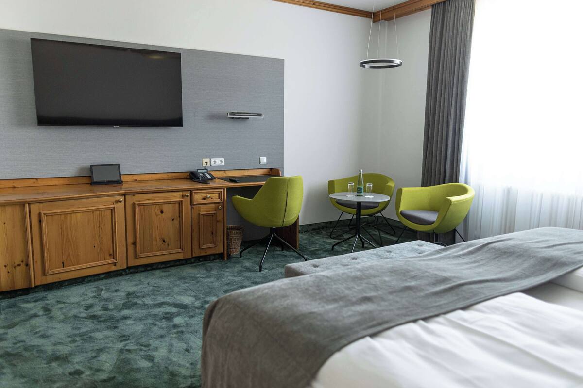 Hypo-allergenic bedding, free minibar, in-room safe, desk