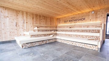 Trung tâm thể thao