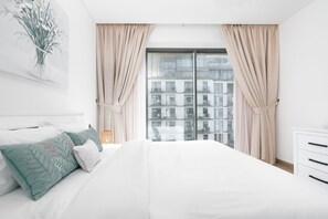 Iron/ironing board, free WiFi - SuperHost - Spacious Apartment With Balcony In Sobha Hartland (Dubai)
