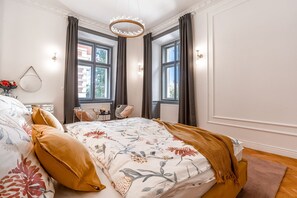 1 bedroom, iron/ironing board, WiFi, bed sheets - Emperor Castle View Suite (Praha Old Town)